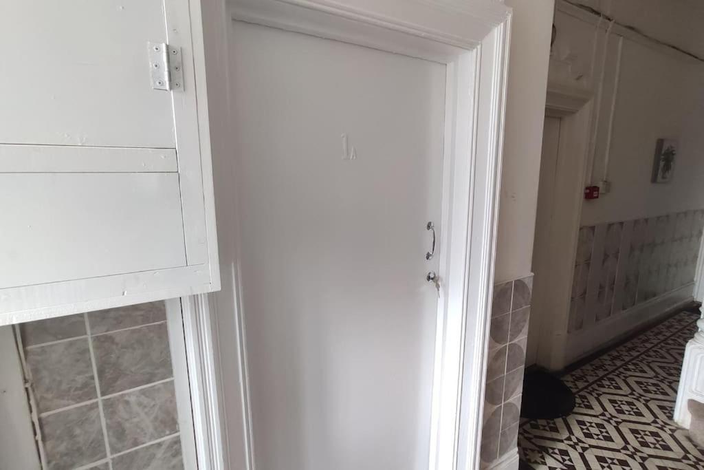1 Bedroom Studio In A Supurb Area Of Cardiff Exterior foto